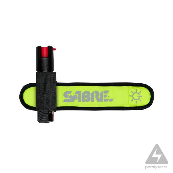 Obranný pepřový gel SABRE RED pro běžce s bezpečnostním LED náramkem - zelená