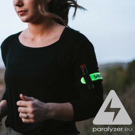 Obranný pepřový gel SABRE RED pro běžce s bezpečnostním LED náramkem - zelená